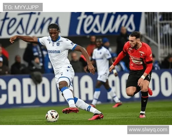 塞维利亚与巴黎圣日耳曼达成转会协议，西甲新赛季热度再攀新高